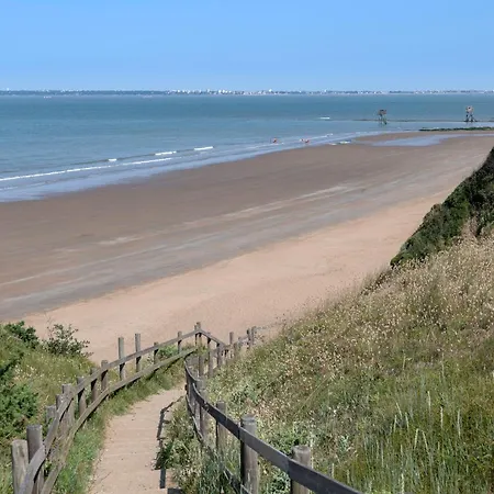 Maison Et Jardin, 600m De La Mer, St Brevin